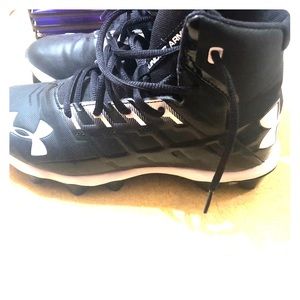 Under Armour   football cleats